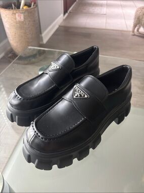 Chunky Black shoes
